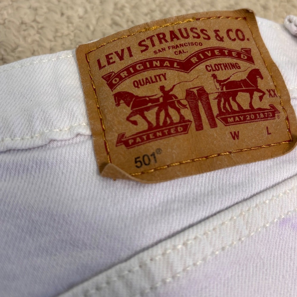Levis 501 Original High Rise Cut Off Shorts White Purple Tie Dye W34 / Sz 16 - Picture 11 of 16